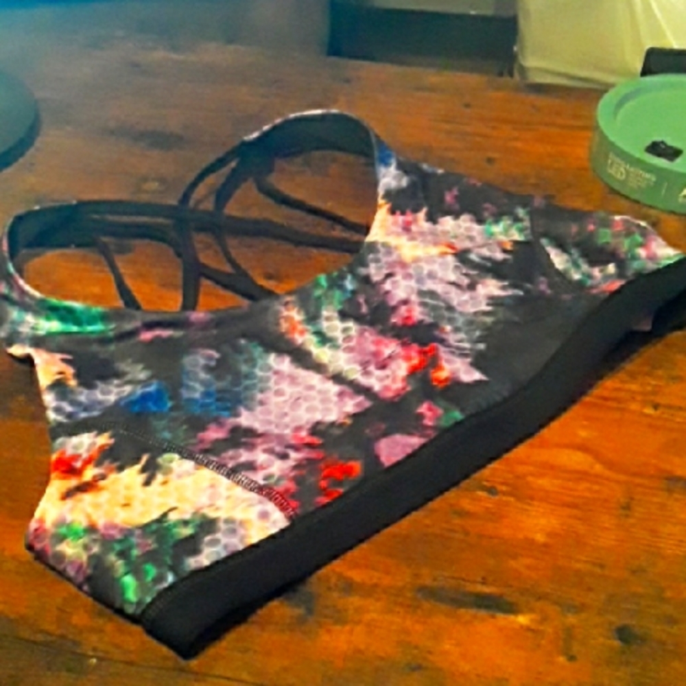 NWOT XXL Cascade Sport Multicolored Comfy Sexy Strappy Sports Bra